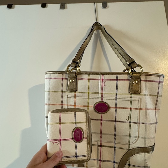 COACH Handbag White with Multicolor Plaid / Square Pattern with matching wallet - Picture 3 of 3